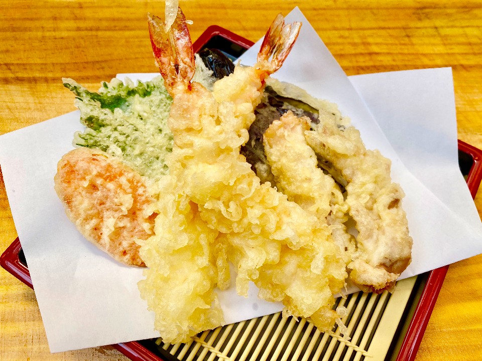 大海老と鶏天　季節野菜の天ぷら