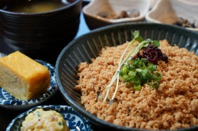 国産鶏そぼろ丼定食