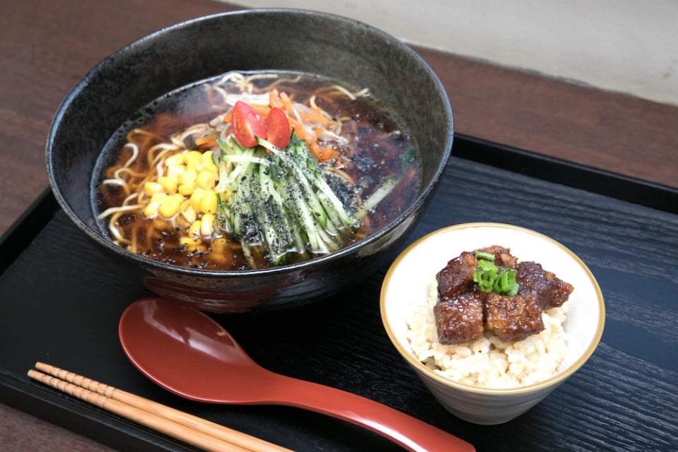 卵なしの中華麺と選べるスープ ベジラーメン（ごまみそ・塩・醤油） ミニ丼付