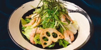 海老がゴロゴロ入ったサラダ