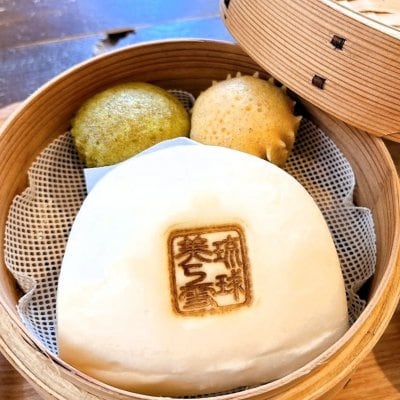 【冬季限定 点心】軟骨ソーキまん＆マーラーカオ（中華蒸しパン）