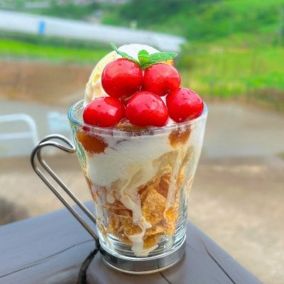 さくらんぼのプチパフェ
