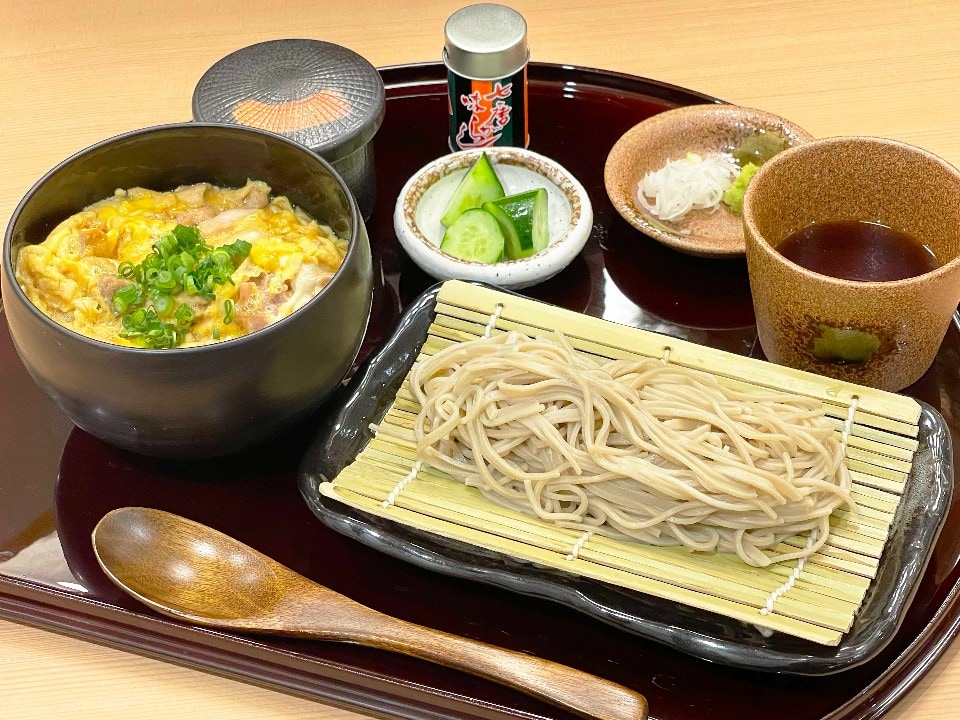 ほまれ甲州御膳（八ヶ岳十割蕎麦+親子丼ハーフor鳥モツ煮(ご飯付き)）