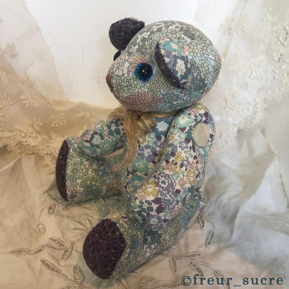 美品【ハンドメイド】ドイツアンティーク手作りテディベア♡♡♡ freur_sucre】手縫いテディベア「白夜に咲く花」